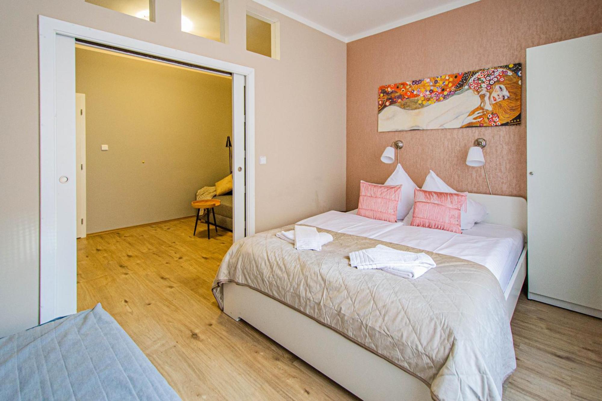 Old Town Rybna Apt By Ruterra Prague Extérieur photo